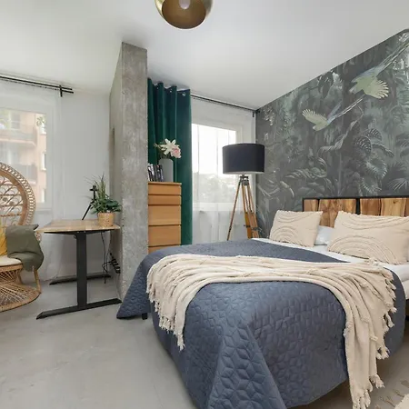 Rustic Magic Two-storey With Garden By Renters