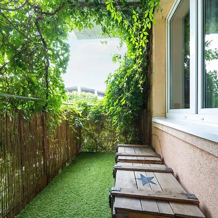 Apartmán Rustic Magic Two-storey With Garden By Renters