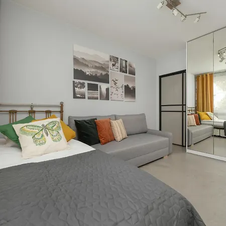Dwupietrowy Dla 7 Osob Z Ogrodkiem By Renters * Warsaw