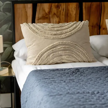 Rustic Magic Two-storey With Garden By Renters *