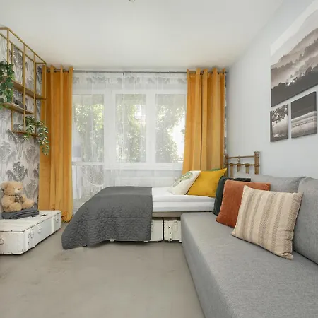 Dwupietrowy Dla 7 Osob Z Ogrodkiem By Renters Warschau