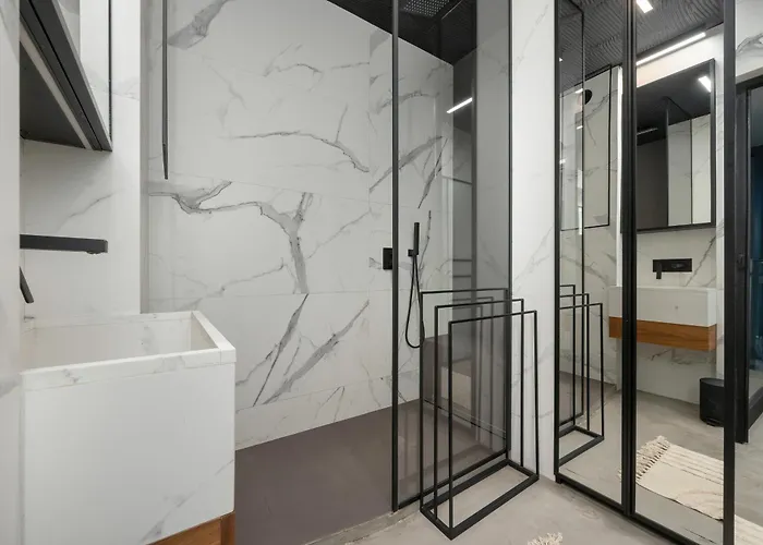 Rustic Magic Two-storey With Garden By Renters