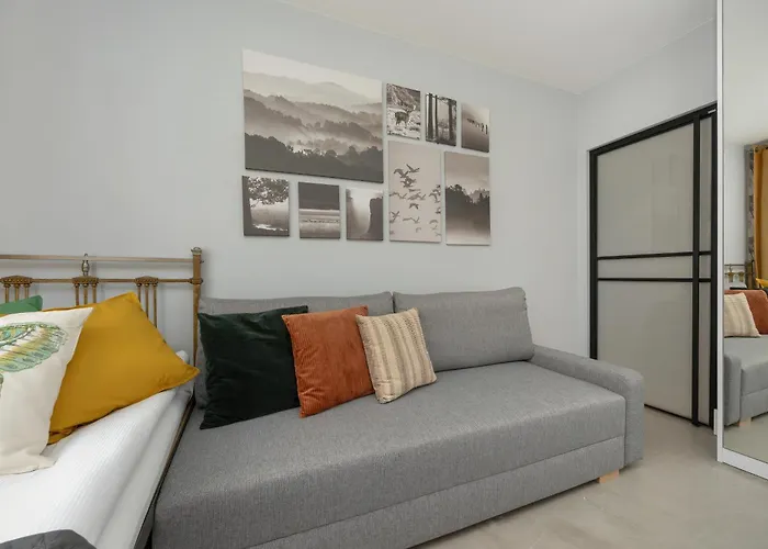 Rustic Magic Two-storey With Garden By Renters