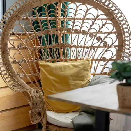 Rustic Magic Two-storey With Garden By Renters