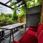 Rustic Magic Two-storey With Garden By Renters Lägenhet *