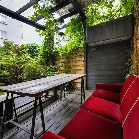 Rustic Magic Two-storey With Garden By Renters Apartment *